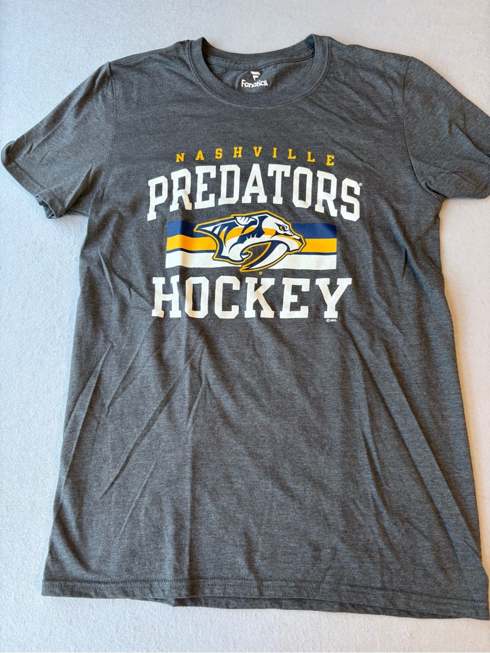 Nashville Predators Fanatics Charcoal Logo Graphic Hockey Tee Women’s Small NHL